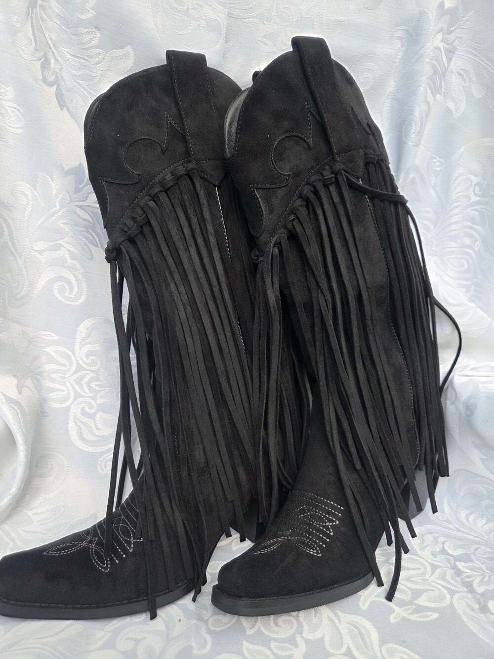 Fringe Women's Cowgirl Boots. Pointed Toe Embroidery Fringe Detail Mid Calf Boot